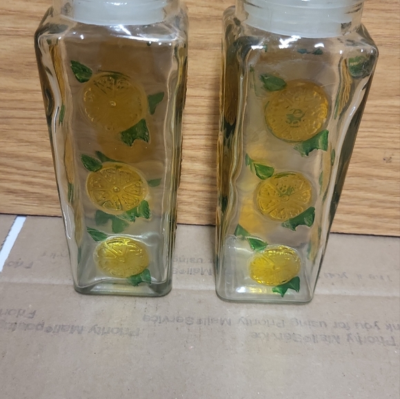 Vintage Clear Glass Decanter With Lemon Design Set of 2 - Picture 4 of 13